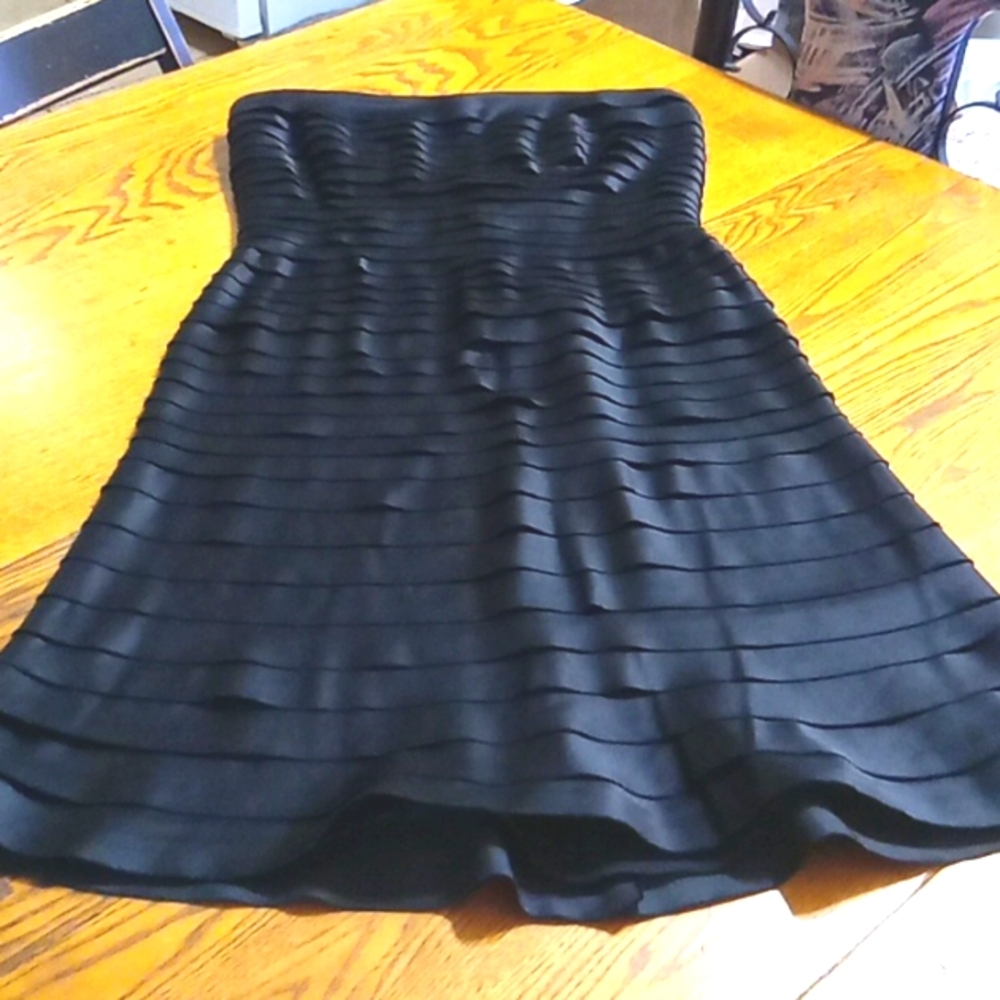 Tadashi Shoji Womens Dress BLACK TIERED 8 Preowned Strapless Used